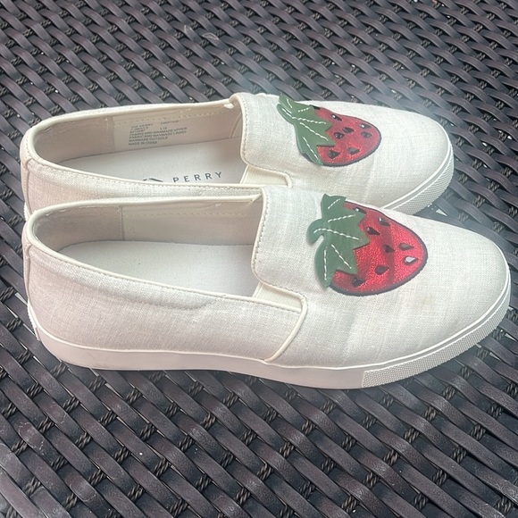 Katy Perry Women's The Kerry Strawberry Canvas Slip-On Sneaker Size 7.5 m - Picture 6 of 10
